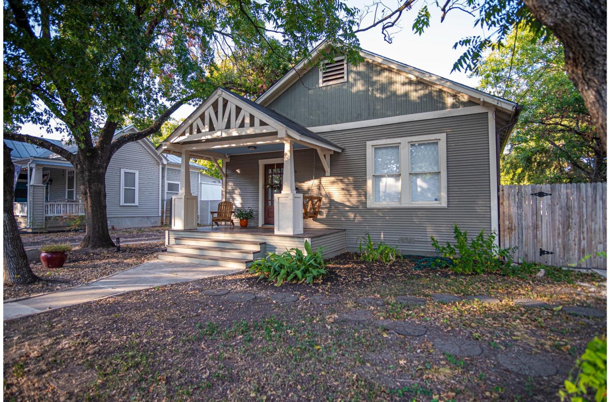 Chic Downtown Farmhouse With Garden And Bbq Grill San Antonio Bagian luar foto